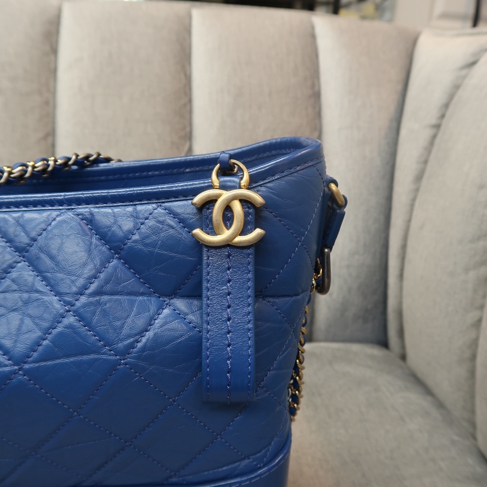 Chanel Royal Blue Quilted Shoulder Bag - Picture 2 of 12
